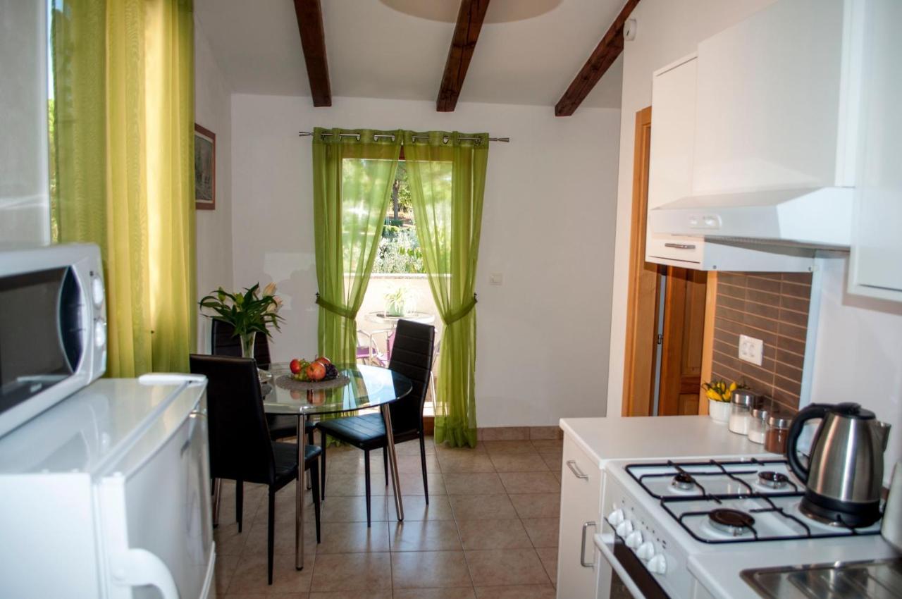 Apartment Rosa 2 โรวีน ภายนอก รูปภาพ